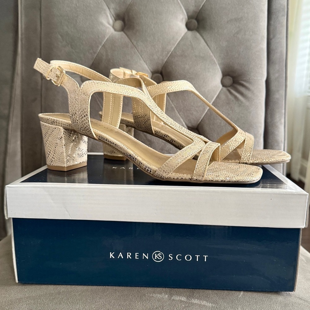 🚨🔻Karen Scott Women's Elegant Gold Heels || 10 M || BNWB - Picture 2 of 3